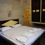 Rose Nest Cave Hotel 2*