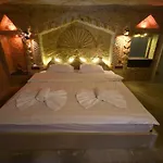 Rose Nest Cave 2*