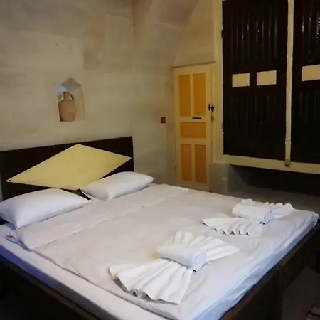 Rose Nest Cave Otel 2*